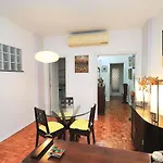 Estiloso 3 quartos para 6 pessoas no posto 5 em Copacabana!